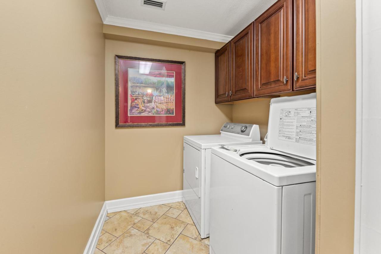 Gulf Front Master Bedroom! 2 Pools & Hot Tubs! Sleeps 8! Panama City Beach Exterior photo