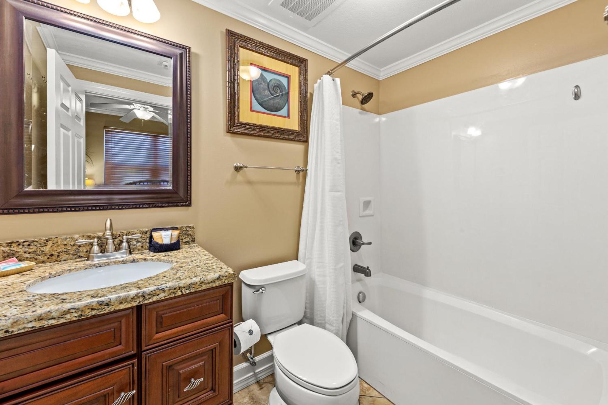 Gulf Front Master Bedroom! 2 Pools & Hot Tubs! Sleeps 8! Panama City Beach Exterior photo