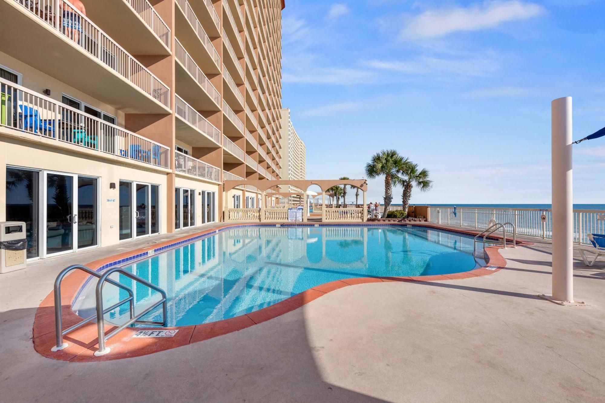 Gulf Front Master Bedroom! 2 Pools & Hot Tubs! Sleeps 8! Panama City Beach Exterior photo