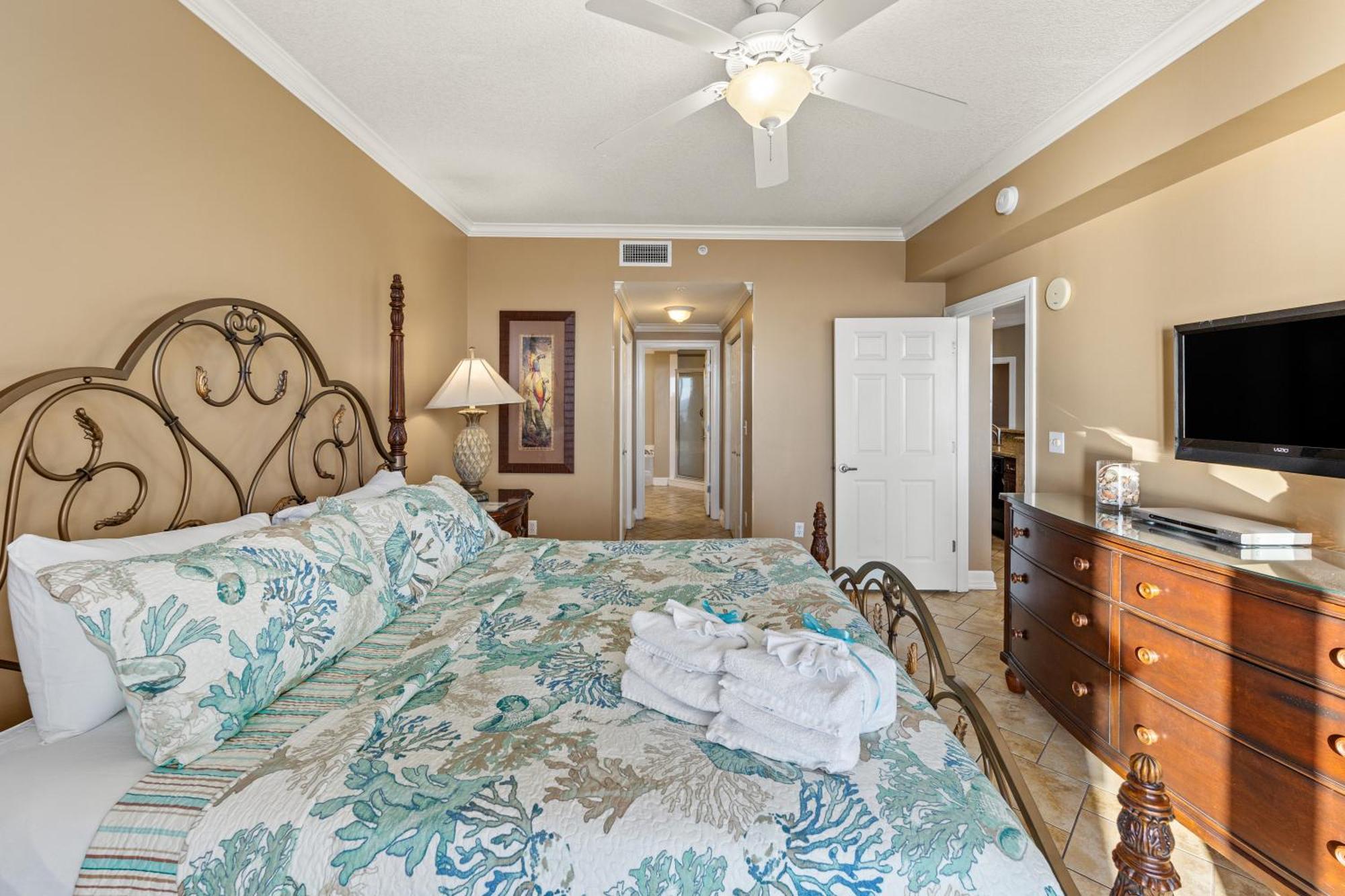 Gulf Front Master Bedroom! 2 Pools & Hot Tubs! Sleeps 8! Panama City Beach Exterior photo