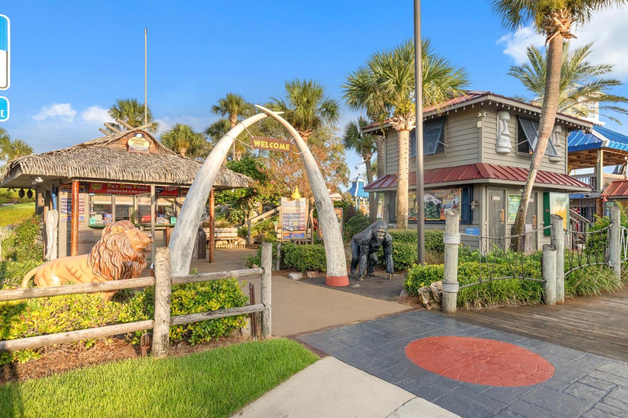 Gulf Front Master Bedroom! 2 Pools & Hot Tubs! Sleeps 8! Panama City Beach Exterior photo